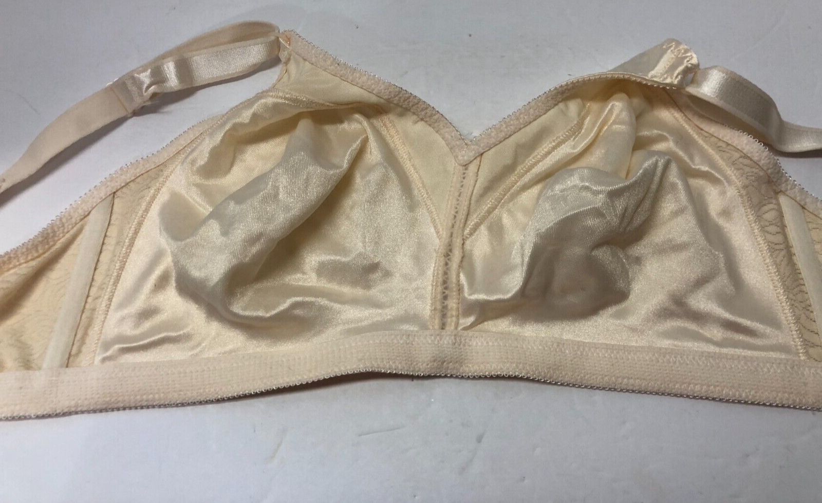 Bali 38DD Beige 38 Dd Unlined Wire Free 3372 and 50 similar items