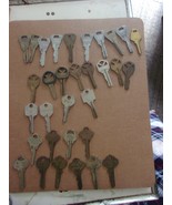 39 Vintage Keys - Vintage House Key Collection - Classic Metal Keys - Ol... - $257.63 MXN