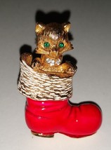 MYLU© Cat in Santa&#39;s Boot Brooch Vintage - £12.82 GBP