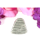 Barker BEEHIVE &amp; BEE Vintage PIN Pewter Made USA Post and Pinchback 1 1/8&quot; - $26.94 CAD