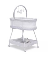 NEW(Open Box) Delta Children Curve Bassinet White And Grey for Baby Newborn - $1,303.68 MXN