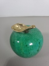 Vintage Green Alabaster Stone Apple w/ Brass Stem &amp; Leaf 3.25&quot;H x 3&quot;W - £10.77 GBP