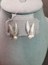 Vintage 1960s Faux Pearl Sterling Silver Screw-Back Earrings 2 Leaves - £12.75 GBP