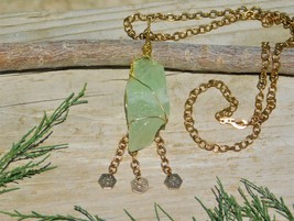 Green Calcite Dogtooth Crystal Pendant Necklace for Heart Chakra Harmony &amp; Love - £22.03 GBP