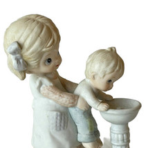 Homco Figurine Girl Holding Baby For A Drink From The Fountain 1406 Taiwan Vtg - $6.50