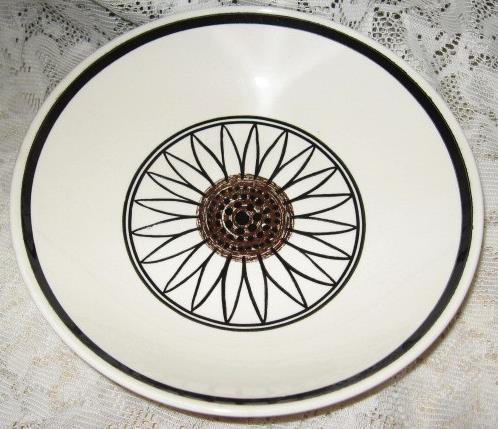 Sunflower Serving Bowl - Mid Century Modern- 9&quot; diam -1960&#39;s - $12.00