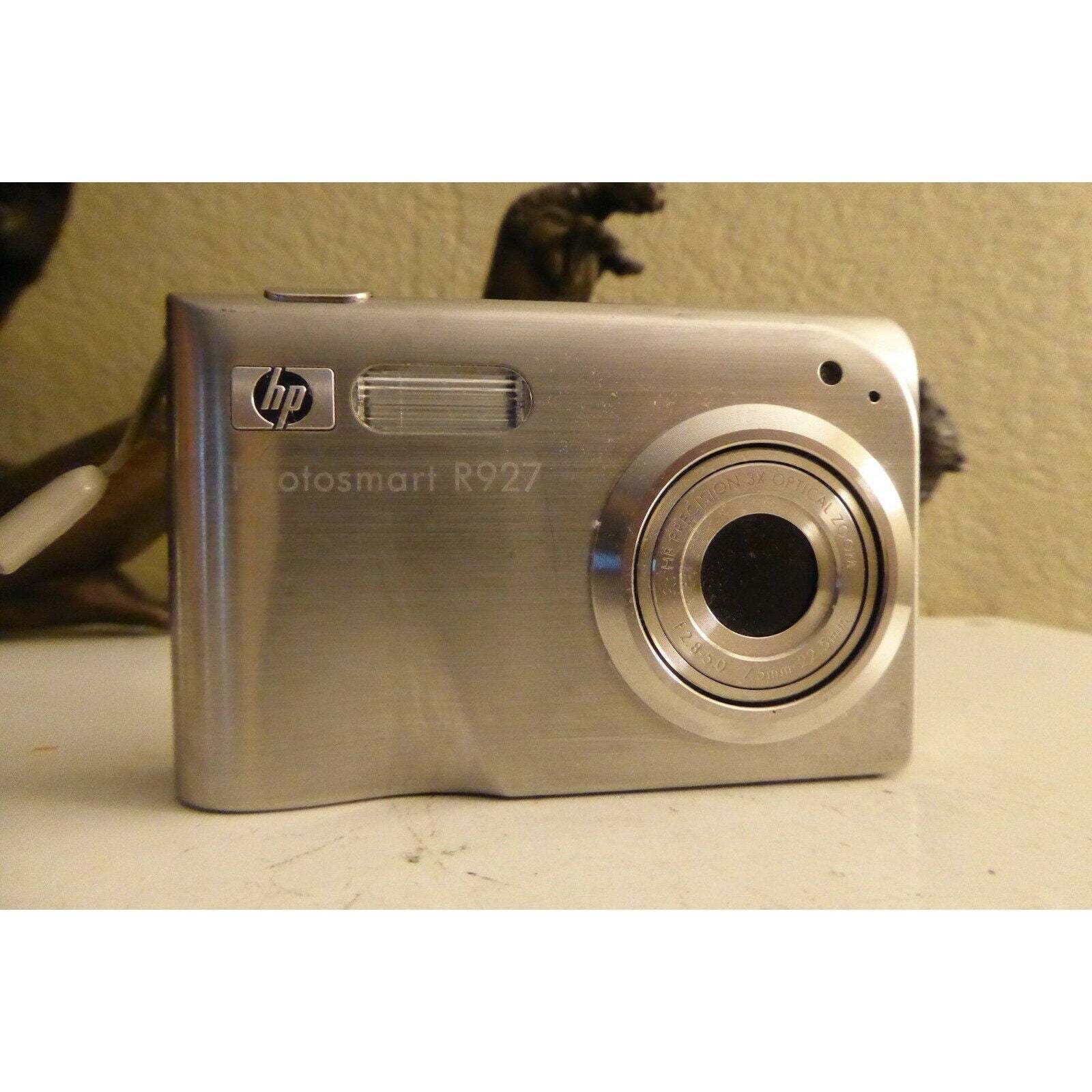 HP PhotoSmart R927xi 8.2MP Digital Camera - Silver - £58.97 GBP