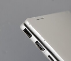 HP Envy 14-fa0023dx 14" AMD Ryzen 7 8840HS 16GB RAM 1TB SSD image 9