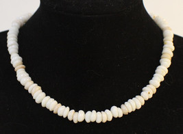 Pretty Vintage Tropical Shell Choker Necklace - $9.89