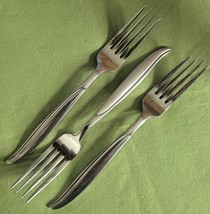 3 Dinner Forks UNF31 Pattern Manufacturer Unknown Stainless 7 3/8&quot; Japan #107754 - $8.90