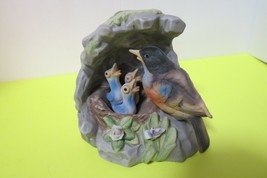 Ceramic Figurine Mother Feeding Baby Birds In Nest 5.5&quot; Tall x 6&quot;W - $9.90