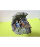Ceramic Figurine Mother Feeding Baby Birds In Nest 5.5&quot; Tall x 6&quot;W - £7.91 GBP