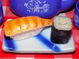 Realistic Japanese play food sushi wrapped in seaweed raw shrimp and rice sushi - £10.27 GBP