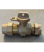 NEW Ford Meter Box B43-342W-G-NL 1&quot; x 3/4&quot; Grip Joint Straight Ball Mete... - €59,28 EUR