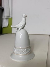 AVON BIRD BELL THE TAPESTRY COLLECTION 1981 Vintage Pigeon Porcelain - $24.50