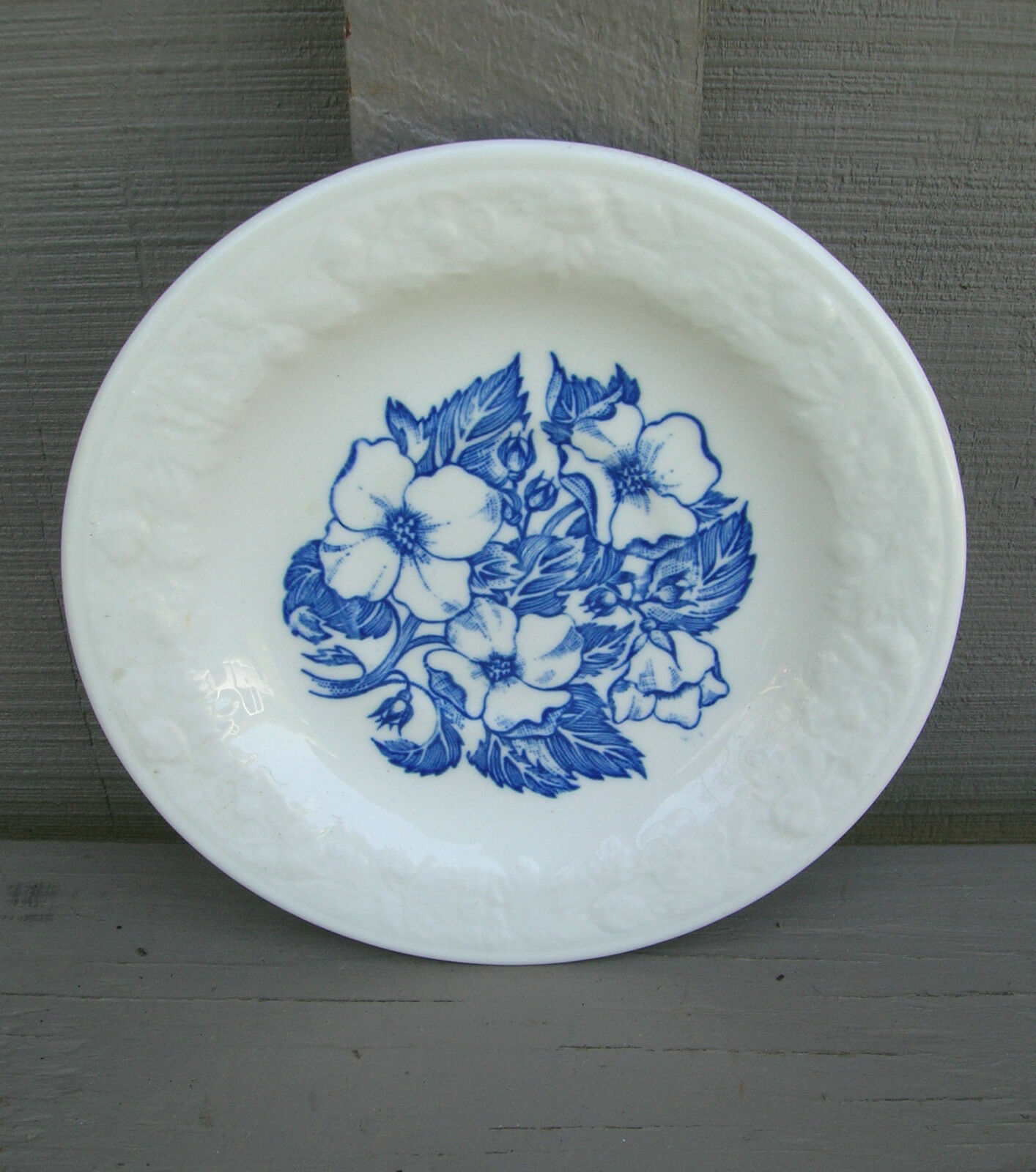 Old Vintage Wild Rice D 52 N 6 Blue &amp; White Flower Pattern Saucer U.S.A. - $8.90
