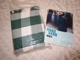 Nos Hiunt Club Woven Green Check 80% Acrylic 20% Poly Tablecloth - 70&quot; X 90&quot; - £19.98 GBP