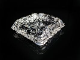 Villeroy and Boch Crystal Ashtray in box Measures 6" x 6" x 1.75" image 6