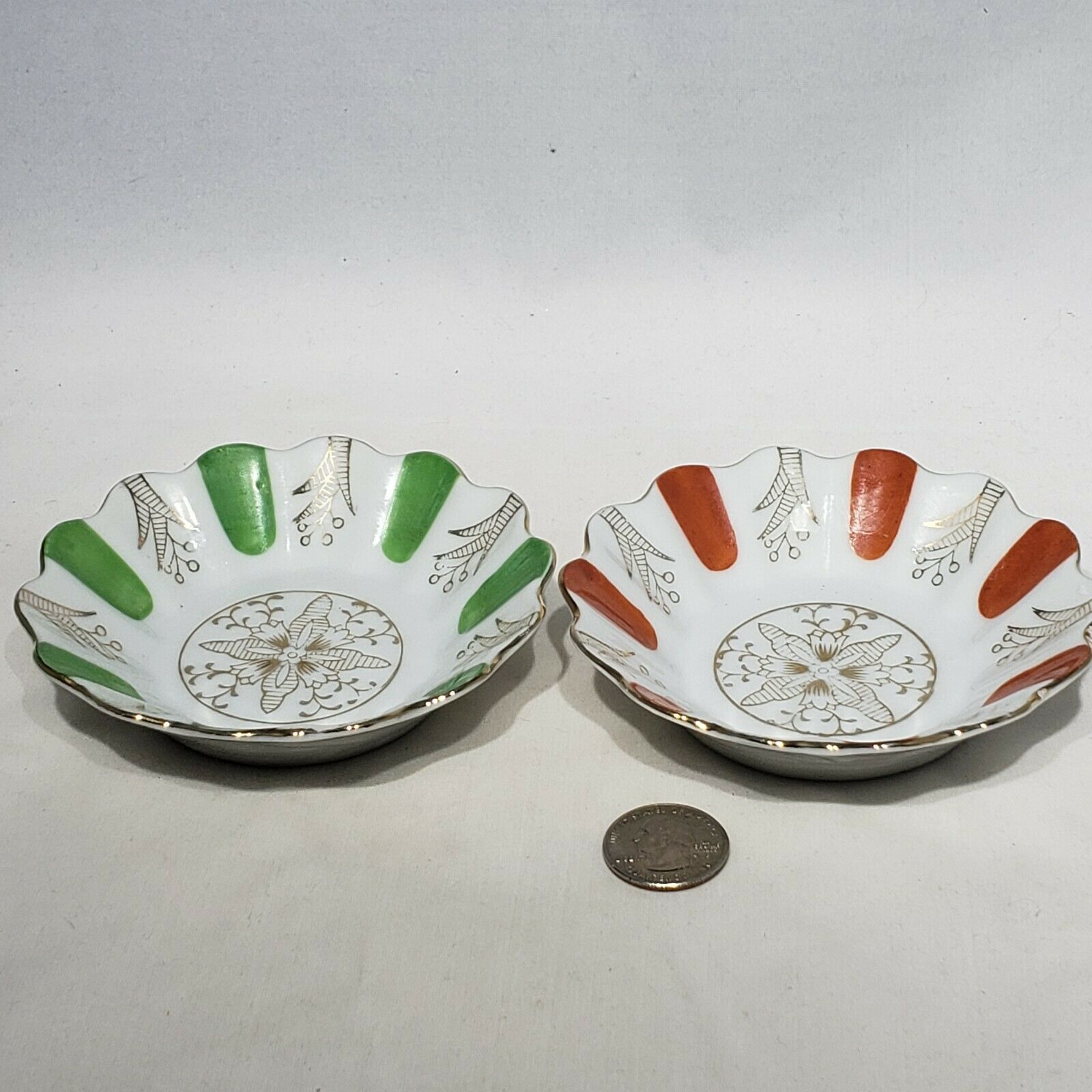 Primary image for Set of 2 Hand Painted 4.25" Bowls Dishes Occupied Japan SAMPLE W Wreath Mark EUC