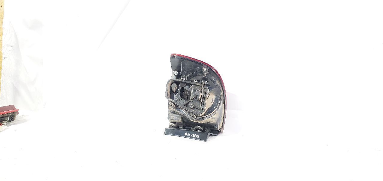 2008 2010 Volkswagen Touareg OEM Right Rear Taillight Quarter Mounted 28258002 Item image 6