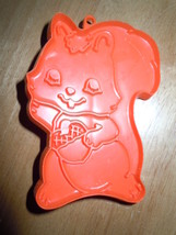 Vintage 1980 Hallmark Red Plastic Squirrel Cookie Cutter - £5.47 GBP