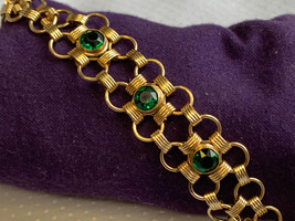 Vtg Gold Plated Bracelet 7&quot; Fashion Jewelry Emerald Color Stones Spring Ring - £48.07 GBP