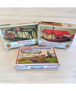 Bachmann Lot HO Lighted Freight Station 46216 8209 Crossing Gate, Blink ... - $40.63 CAD