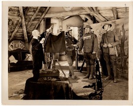 TIN HATS (1926) Conrad Nagel, Bert Roach, Tom O&#39;Brien Have Their Photo Taken - £39.96 GBP