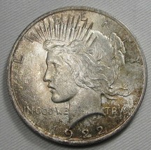 1922-P Peace Dollar Touch of Gold &amp; Burgundy Toning CH UNC Coin AE513 - £31.82 GBP