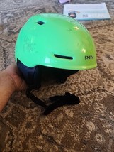 Smith Zoom Jr Ski Snowboard Helmet Green YS Fits 48-53 cm/ Light Use - $24.24