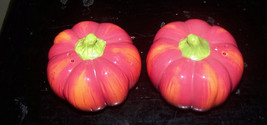 set of {2} salt &amp; pepper shakers {pumpkins} - £11.92 GBP