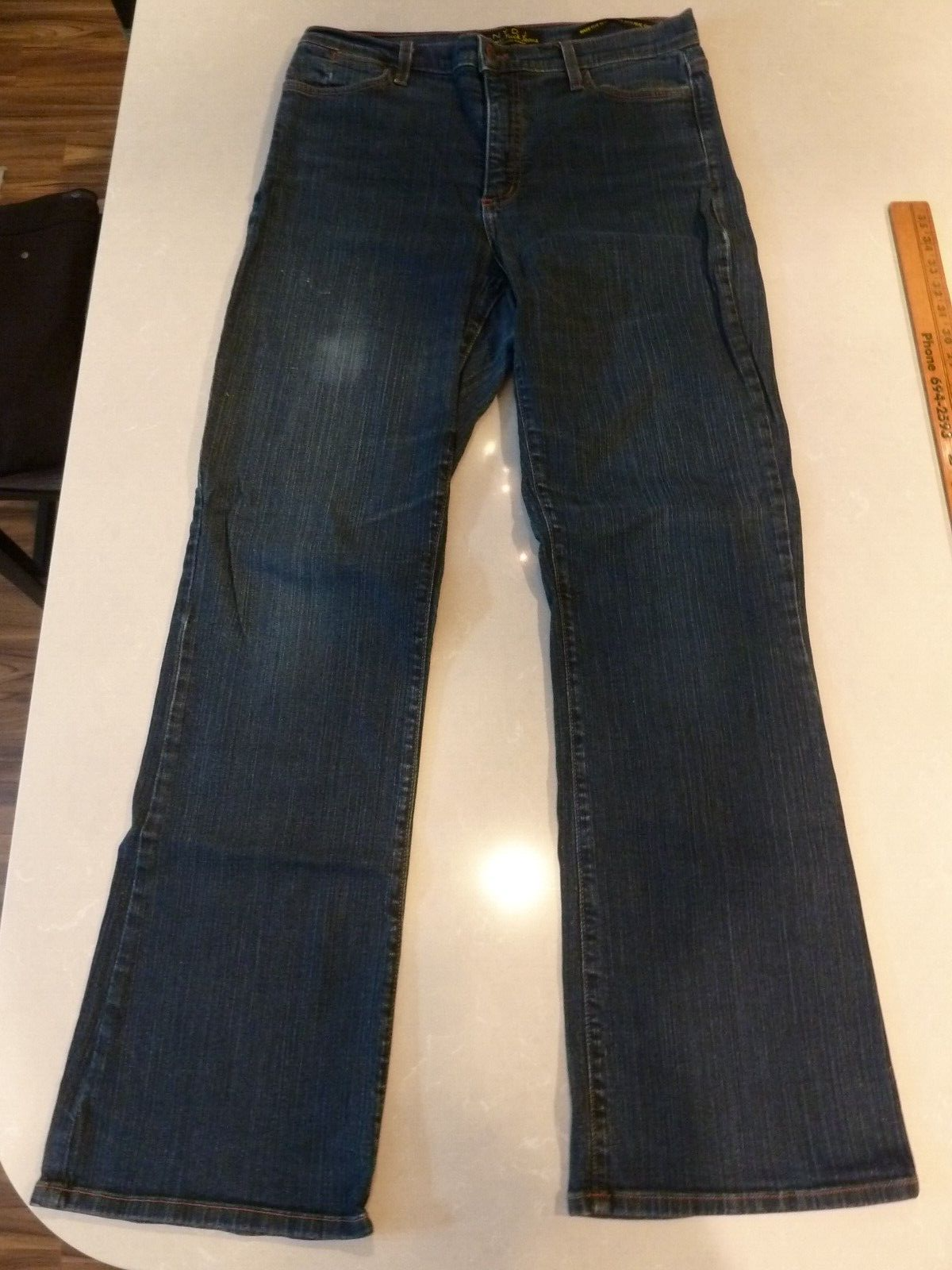 NYDJ Flare Leg Tummy Tuck Jeans 12 Women’s Medium Wash Premium Denim Str... - $18.69