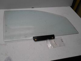 2004 jeep  Grand Cherokee  FRONT WINDOW GLASS Right Passenger - $105.10 CAD