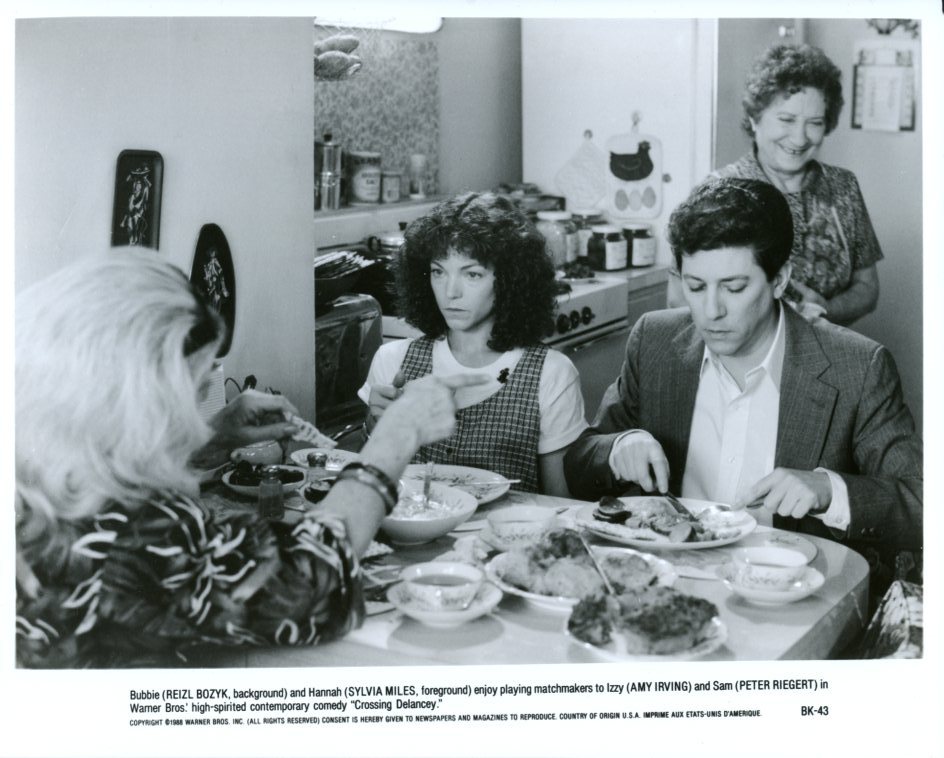 Sylvia Miles Amy Irving 8x10 ORIGINAL photo X2885 - $2.99