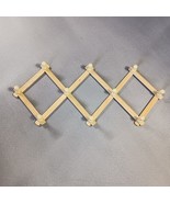 Wood accordion folding rack great for mugs  hats keys Leash expands to 20&quot; - $272.80 MXN