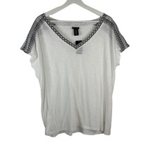 Torrid Size 00 US L Top White Embroidered V-neck Short Dolman Sleeve Tee Shirt - £14.40 GBP