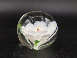 Vintage White Lotus Flower Art Glass Paperweight 2&quot; tall - £18.96 GBP