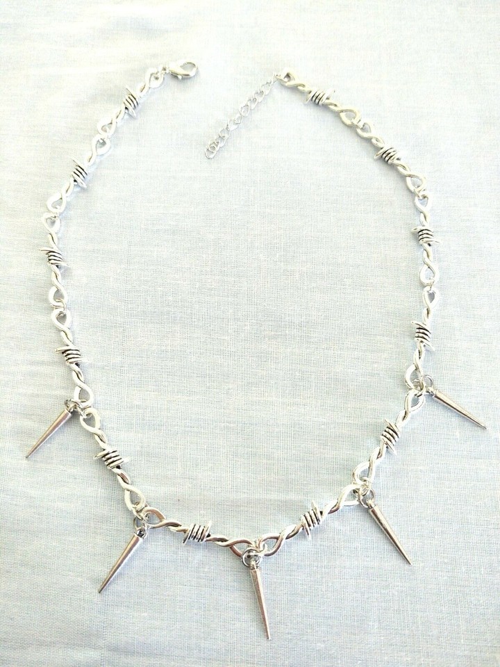 BARB WIRE WITH 5 SPIKE CHARMS GOTHIC BARBED WIRE TWIST CHAIN NECKLACE 17" - 19" Item image 3