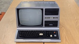 Radio Shack TRS-80 Model Iii Micro Computer 48K Vintage Pc Powers On No Display - $296.99