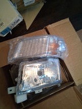 Left Headlight Assembly Corner Indicator Parking Light Mitsubishi Fuso  - $2,222.76 MXN