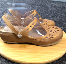 Crocs Isabella Mary Jane Jelly Sandals Women&#39;s Size 8 Soft Gold Comfort Clogs - £23.11 GBP