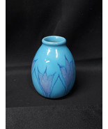 Vintage WELLFLEET POTTERY Turquoise Blue Bud Vase Tulip Floral Pattern S... - $186.99