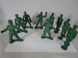 Vintage Approx 4 Inch Green Plastic Army Men Soldiers Binoculars Throwing - £15.52 GBP