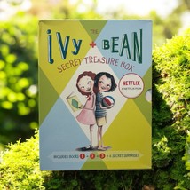 NIB Ivy &amp; Bean&#39;s Secret Treasure Box (Books 1-3 + Surprise) - Paperback - €16,39 EUR