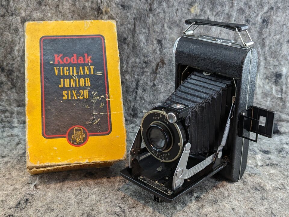 Vintage Kodak Vigilant Junior Six-20 1940’s 620 Film Folding Camera Art Deco Q2 - $32.99