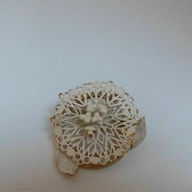 Vintage White Enamel Gold -Tone Filigree Floral Brooch - £17.91 GBP