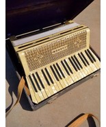 Antique Carmen White Pearl Accordion With Case Vintage Tested - $5,597.67 MXN