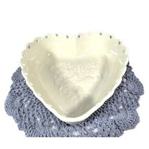 Longaberger Sweetest Heart Serving Bowl 2005 Ivory White 8 x 8-in Lace E... - $26.58 CAD