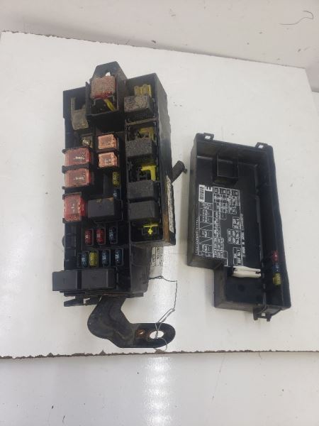 Fuse Box Engine Compartment Fits 00-02 FORESTER 937417 - $25.62