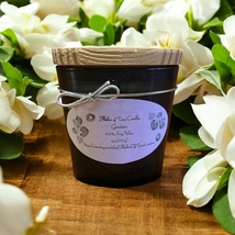 Gardenia 6oz Soy Candle – Floral Scent in Black Jar – Handmade Gift - $23.32 CAD